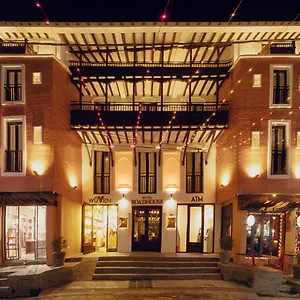 Roadhouse, Kathmandu- Contemporary Boutique Katmandú